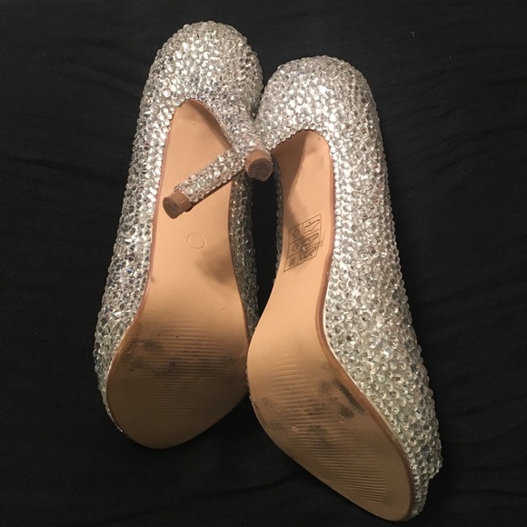 Charlie Co. London clear Rhinestone Heels - Picture 6 of 6