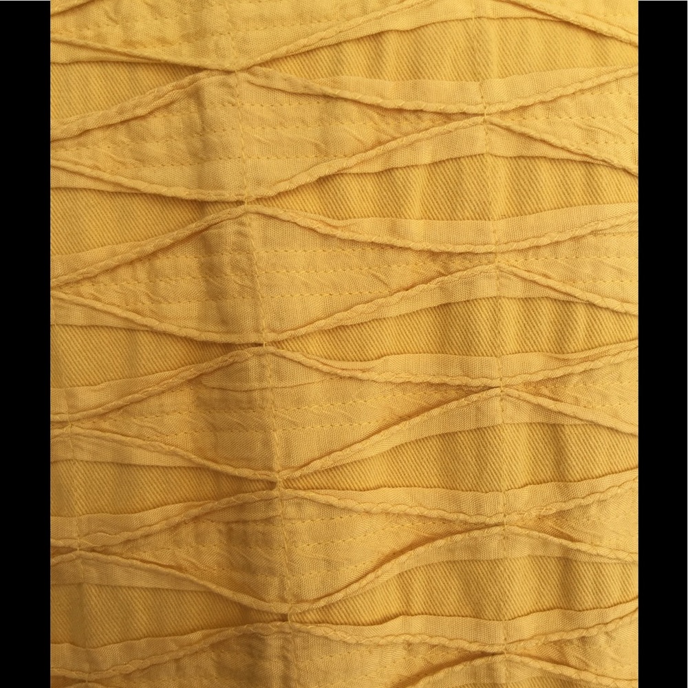 Fun yellow jacket - Picture 3 of 5