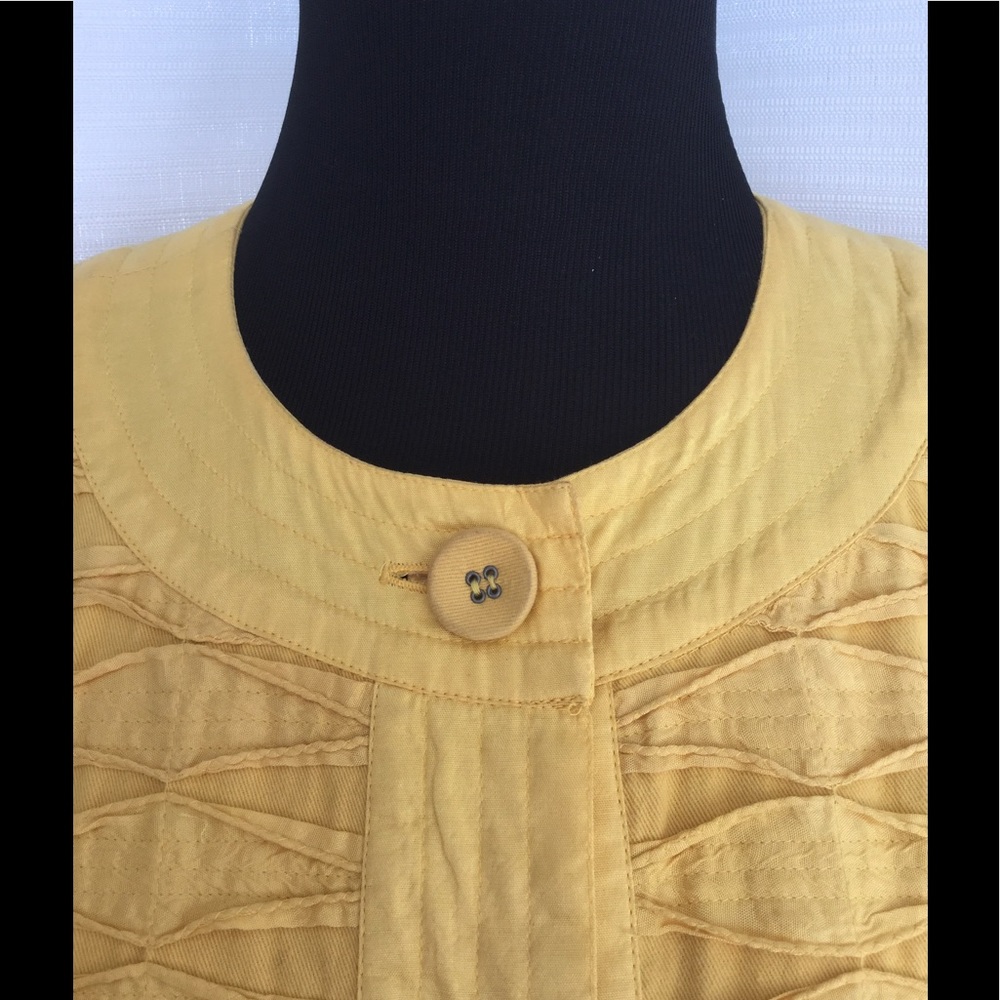 Fun yellow jacket - Picture 2 of 5