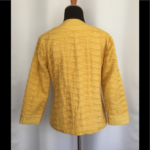 Fun yellow jacket - Picture 4 of 5