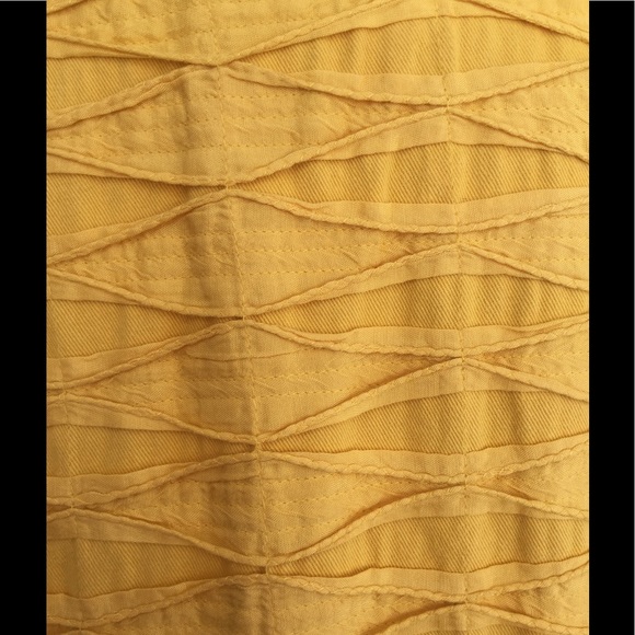 Fun yellow jacket - Picture 3 of 5