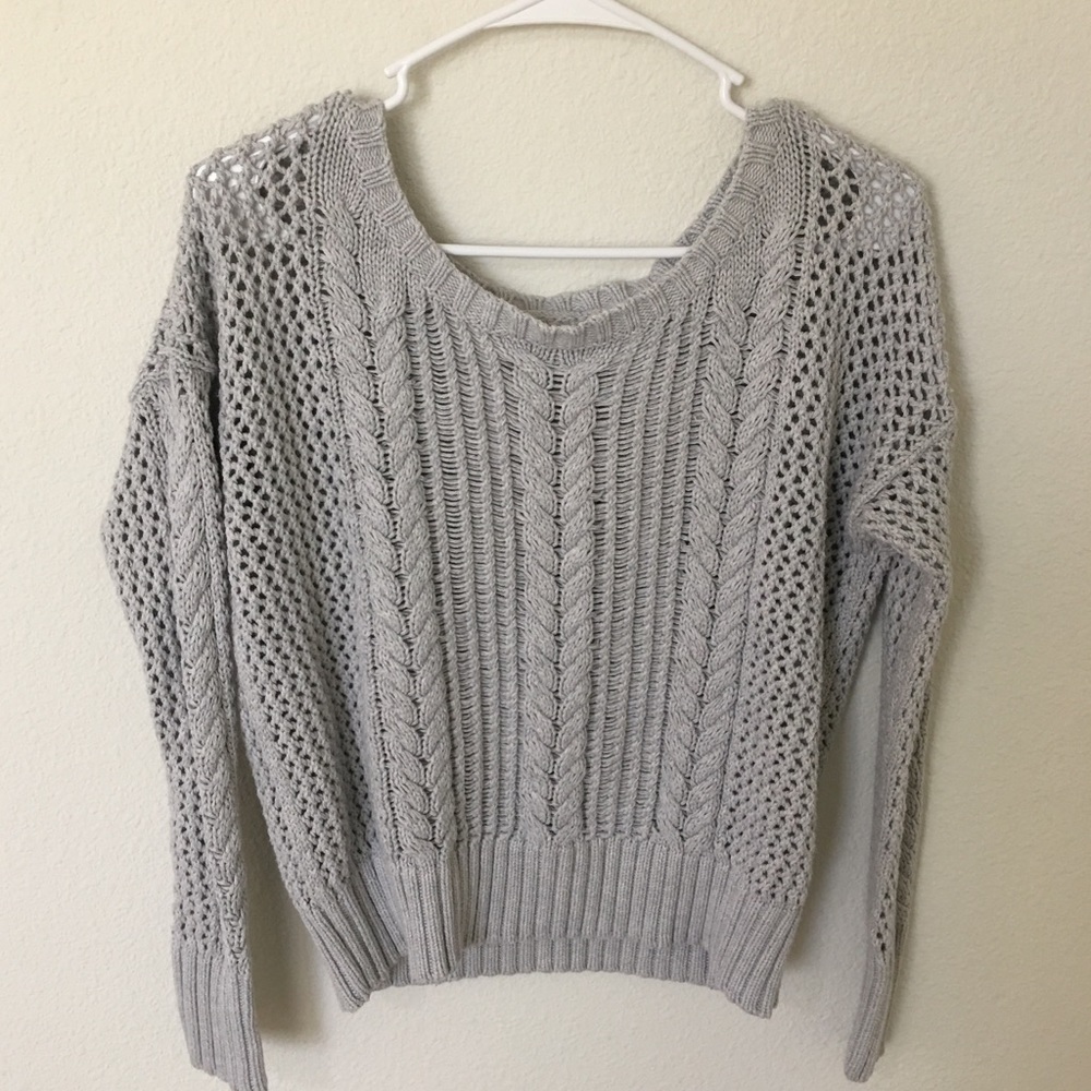 gray knit long sleeve top