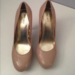 Nine West patent leather beige pumps