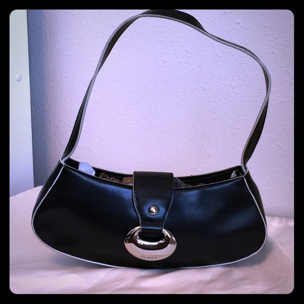 Min Guess Black w White Trim Bag