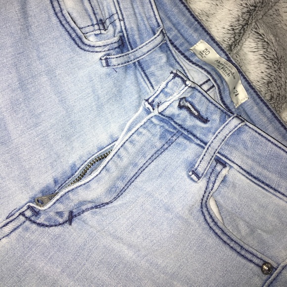 abercrombie and fitch jeans - Picture 3 of 4