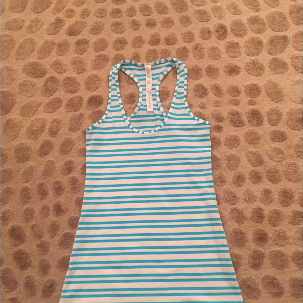 Lululemon bran new top size 4