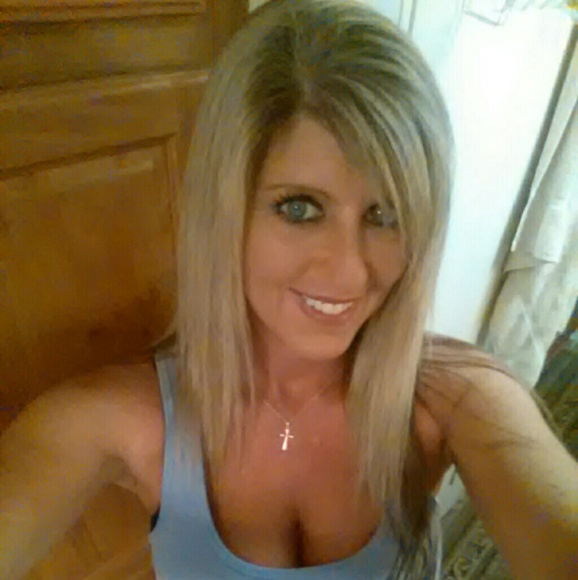 Meet your Posher, Liz - Picture 1 of 1