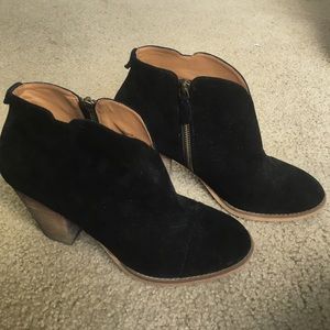 Black suede Susina booties