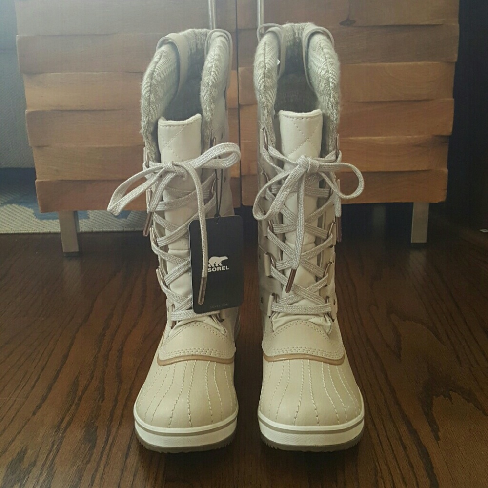 NWT Sorel Tofino waterproof boots in Fawn