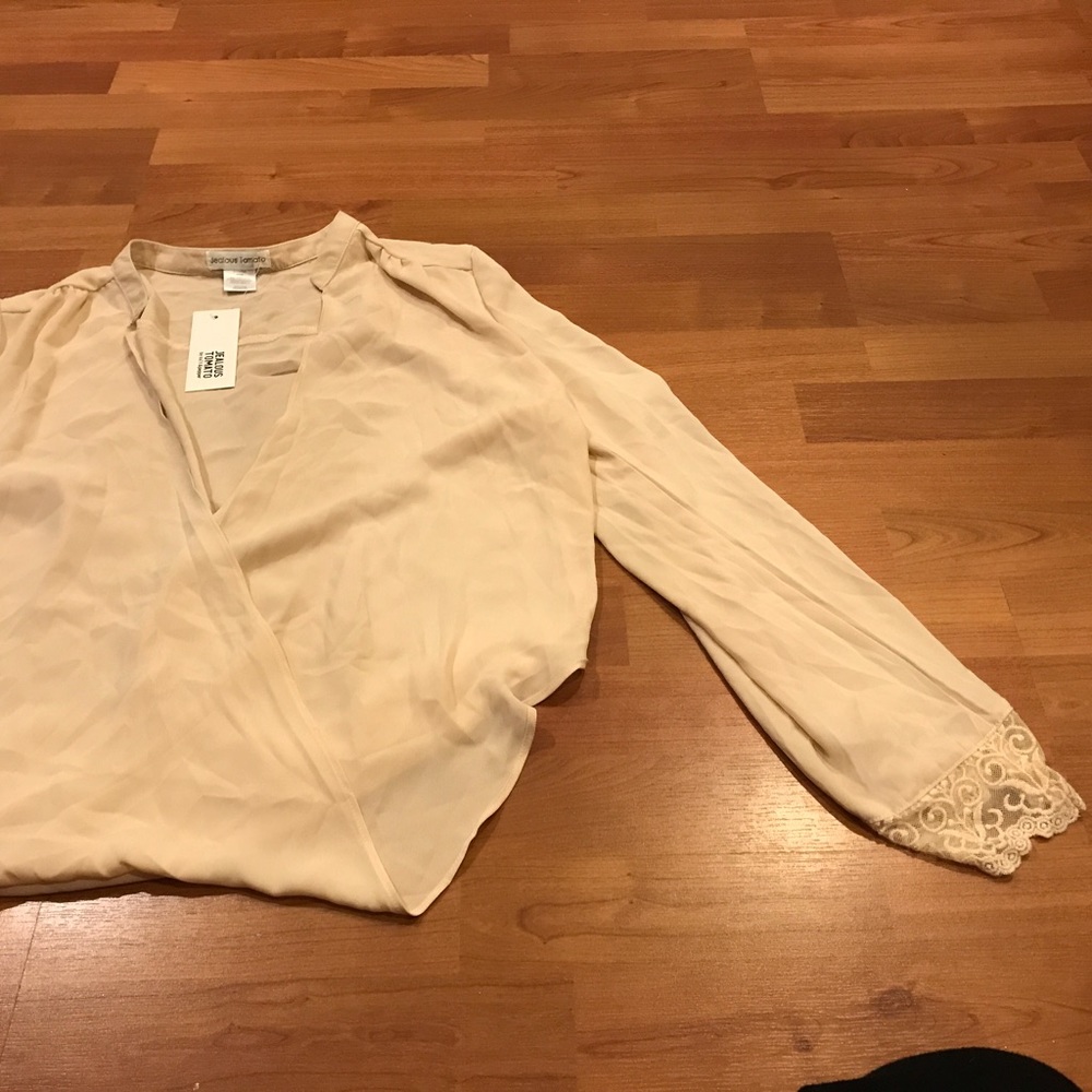 Beige top - Picture 3 of 3