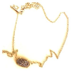 Kendra Scott necklace