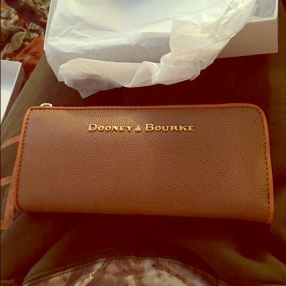 Dooney & Bourke zip around wallet