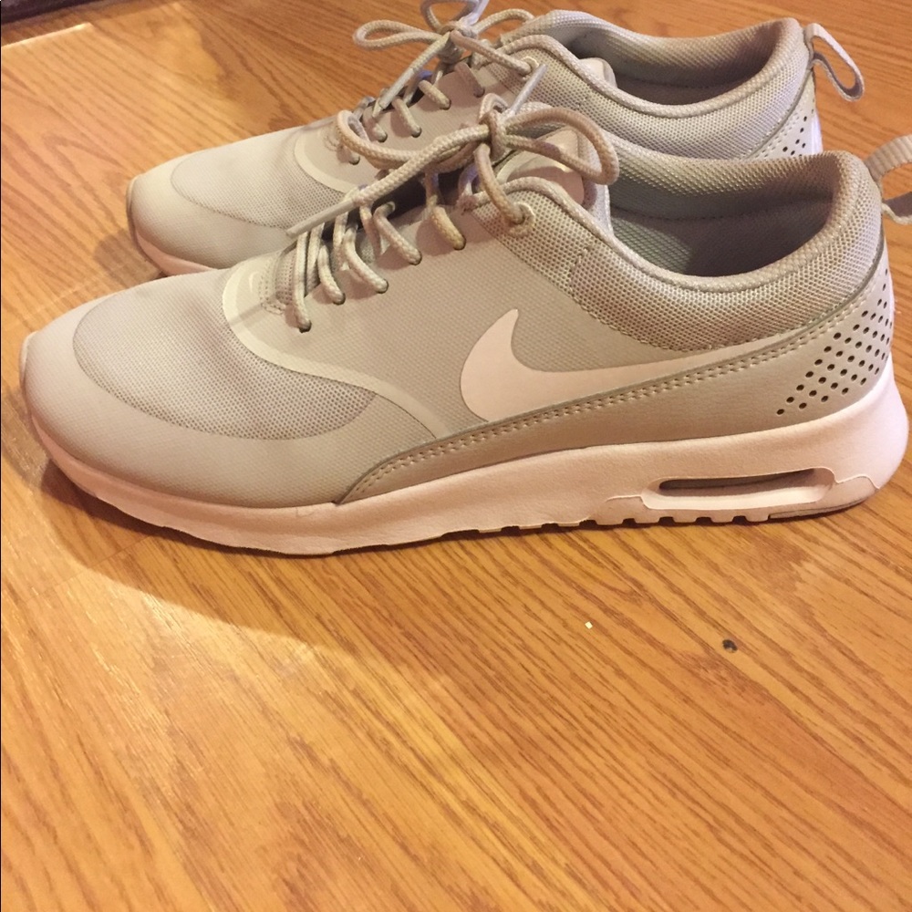 Nike woman's air max Thea