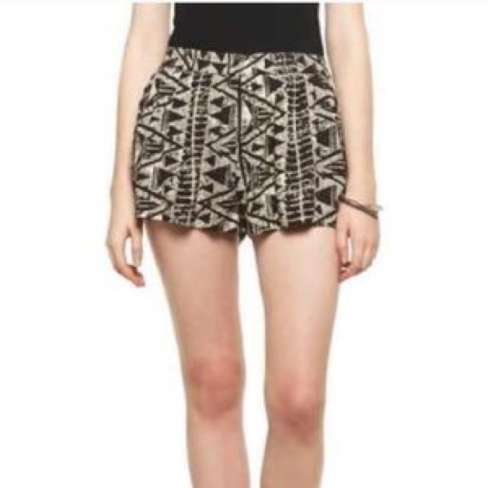 Mossimo Supply Co. Tribal Shorta with Pockets-M
