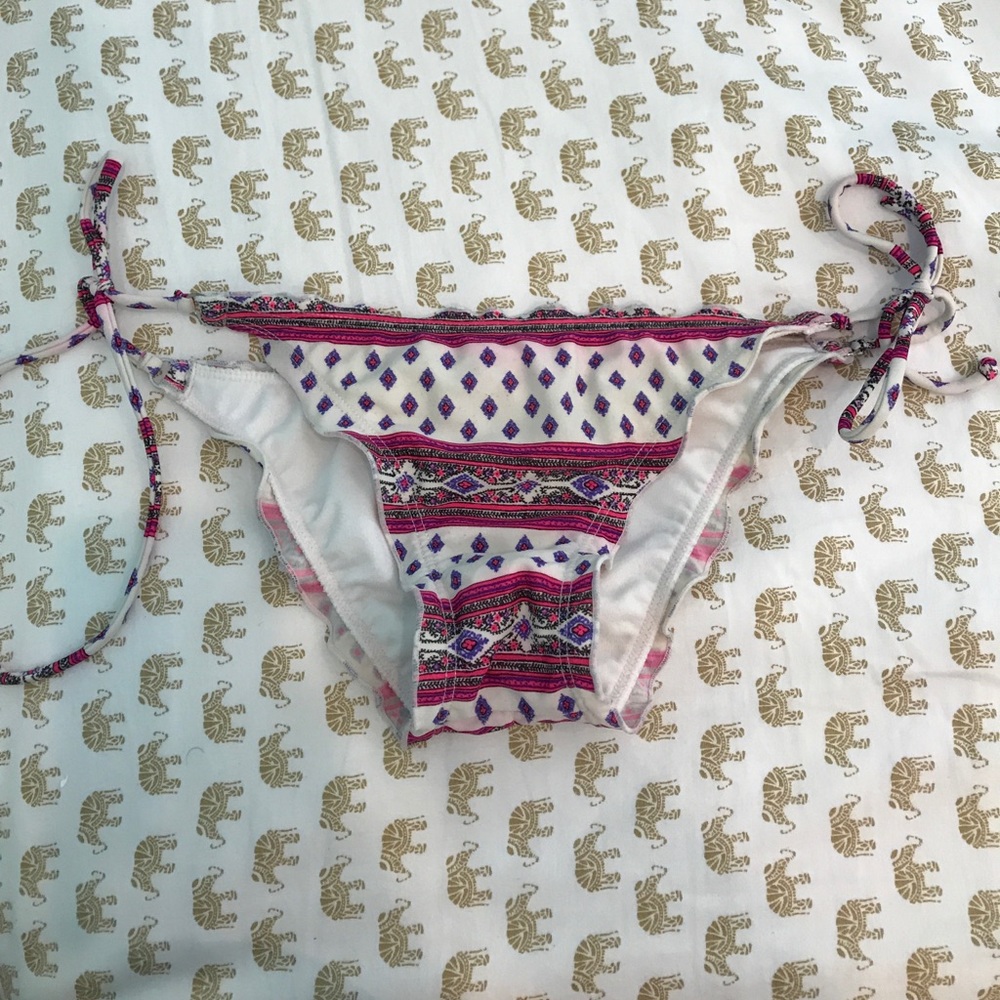 LA Hearts ruffle bikini bottoms