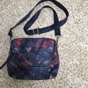 Lululemon purse