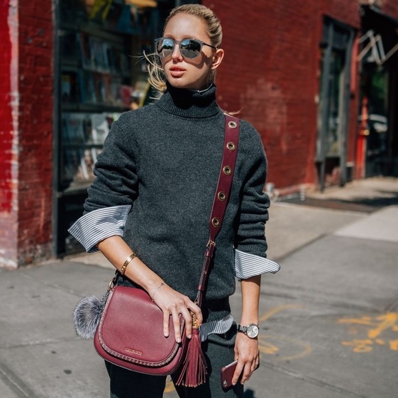 Michael Kors Handbags - MK crossbag