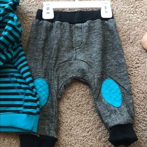 Calvin Klein two piece infant outfit. 3/6 Month