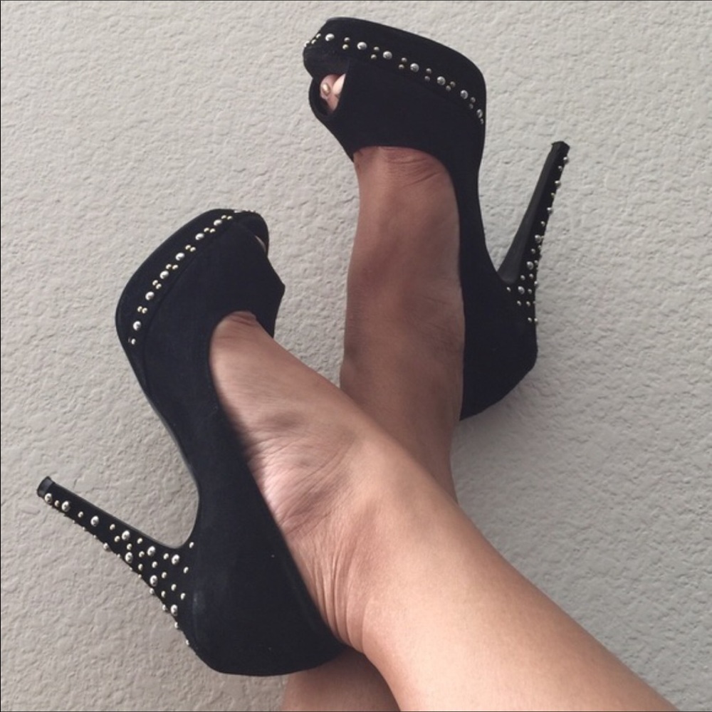 Steve Madden suede heels
