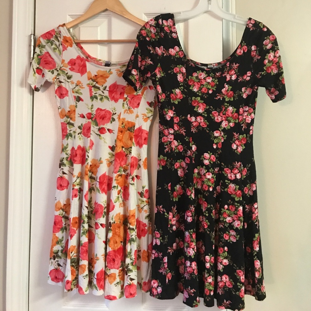 ✖️ᏚᎾᏞᎠ✖️Design Lab lot skater Floral dress Medium - Picture 1 of 4