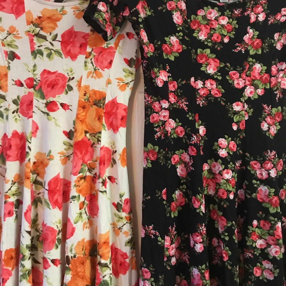 ✖️ᏚᎾᏞᎠ✖️Design Lab lot skater Floral dress Medium - Picture 2 of 4