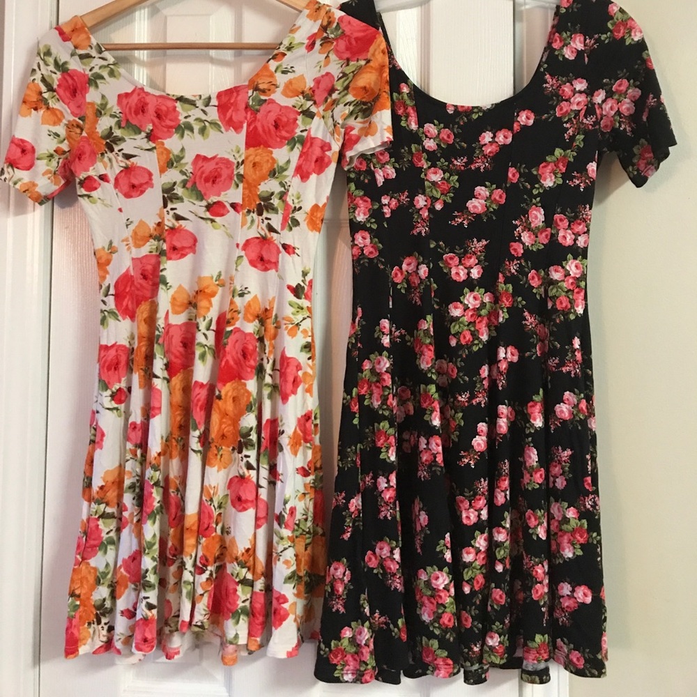 ✖️ᏚᎾᏞᎠ✖️Design Lab lot skater Floral dress Medium - Picture 4 of 4