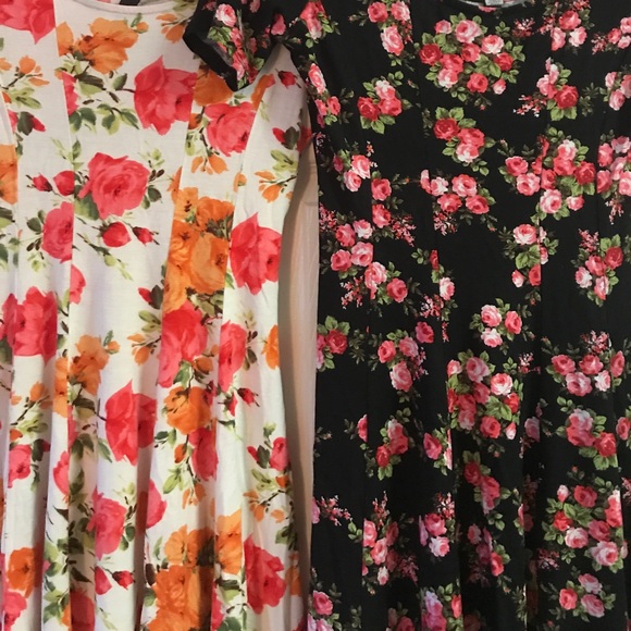 ✖️ᏚᎾᏞᎠ✖️Design Lab lot skater Floral dress Medium - Picture 2 of 4