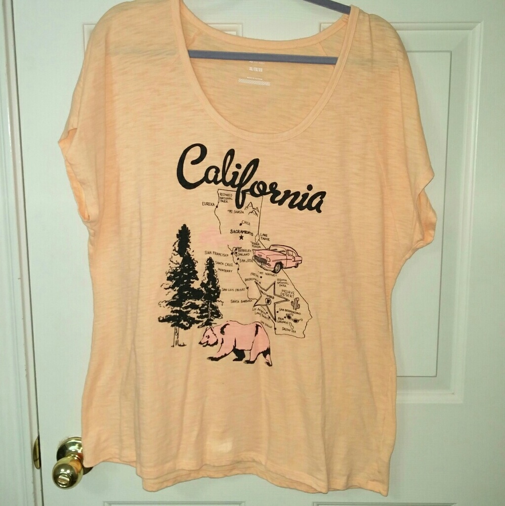 Graphic tee peach colored