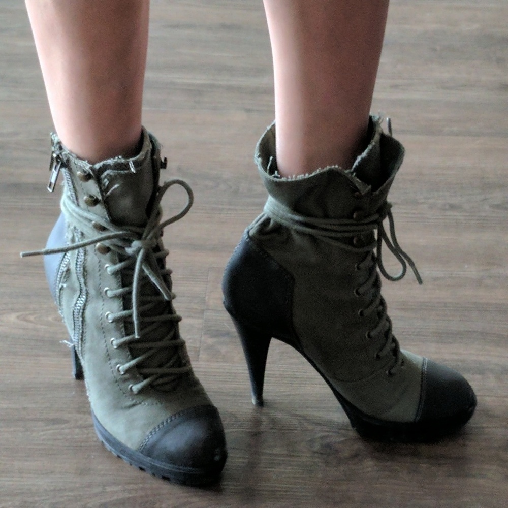 Steve Madden Military style boots