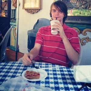 Meet your Posher, Zachary