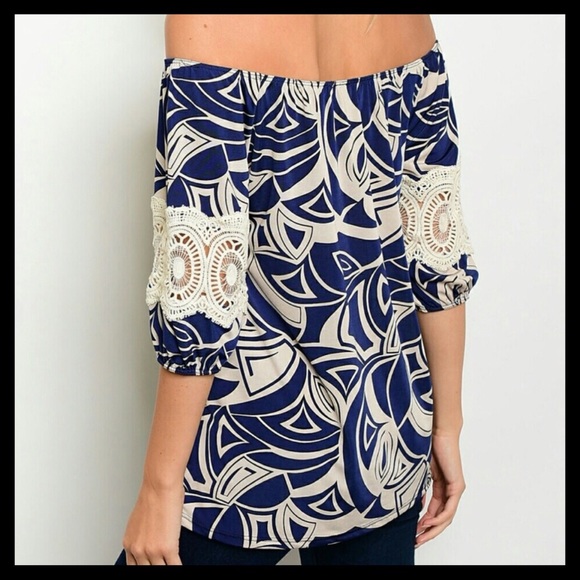 🆑FINAL PRICE‼️OFF SHOULDER TOP W/ CROCHET DETAIL - Picture 2 of 3