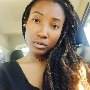 Meet your Posher, Esther