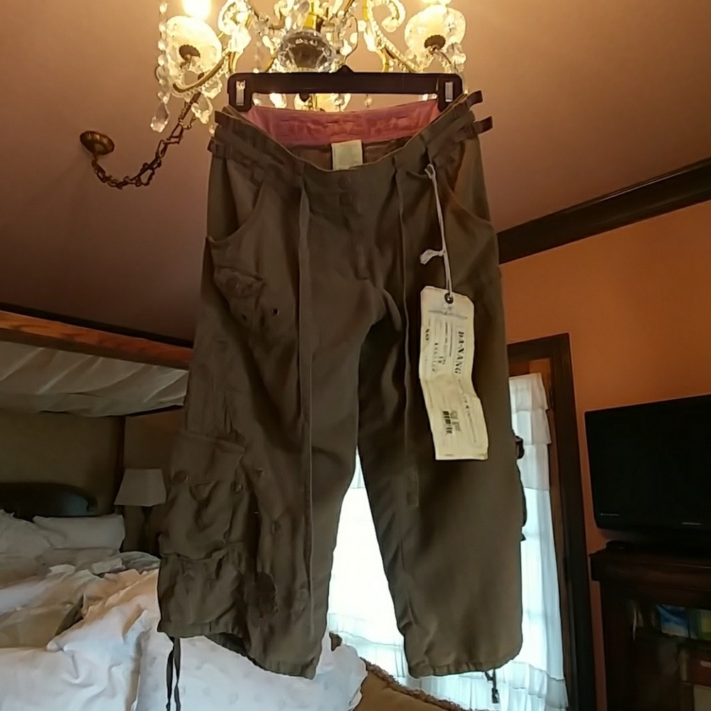 DA-NANG New Silk Cargo Bermuda Capri Bronze XS