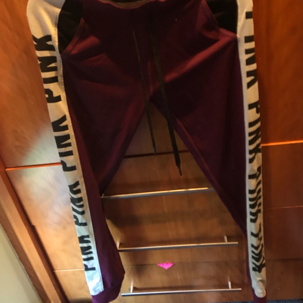 pink joggers /sweatpants