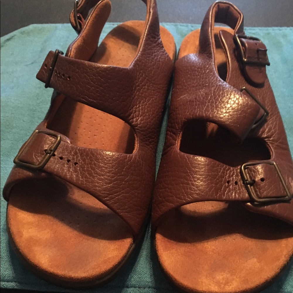 SAS 9.5 mocha brown sandals