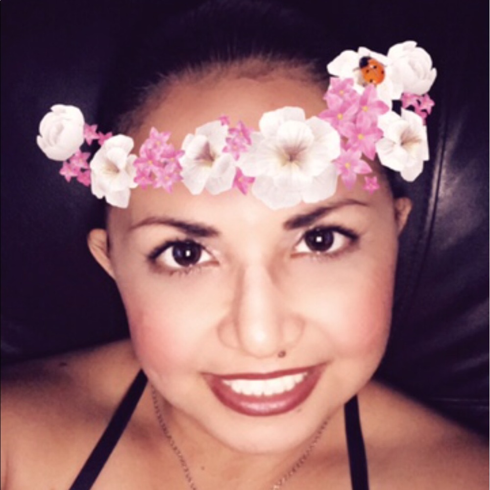 Meet your Posher, Priscila