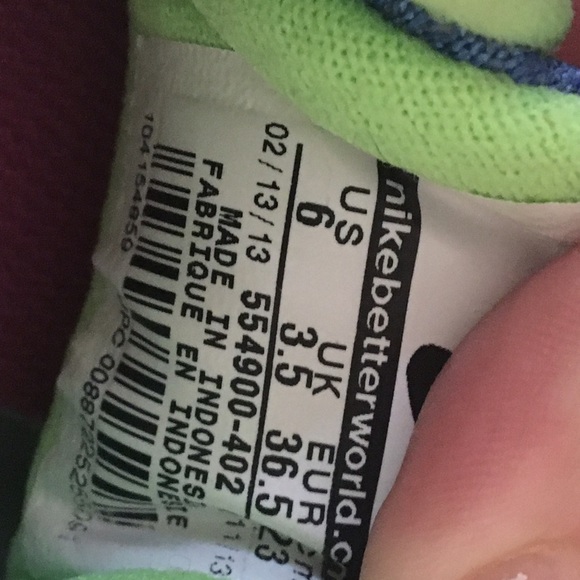 Women’s Neon Nike - Picture 4 of 4