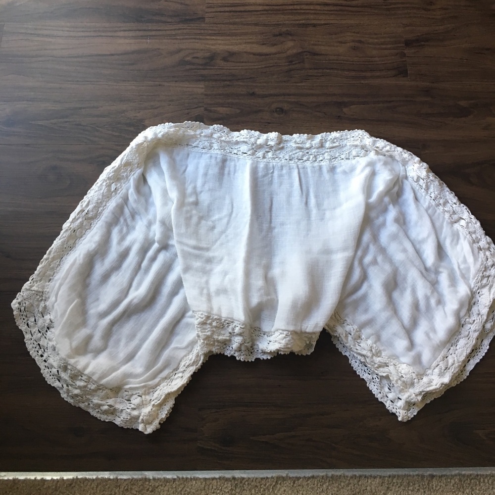 white poncho beach - Picture 2 of 7