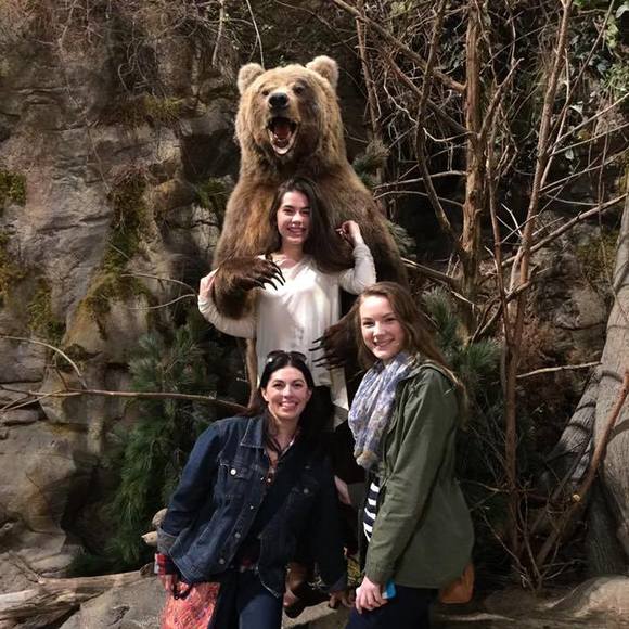 Meet your Posher, Madison - Picture 1 of 1