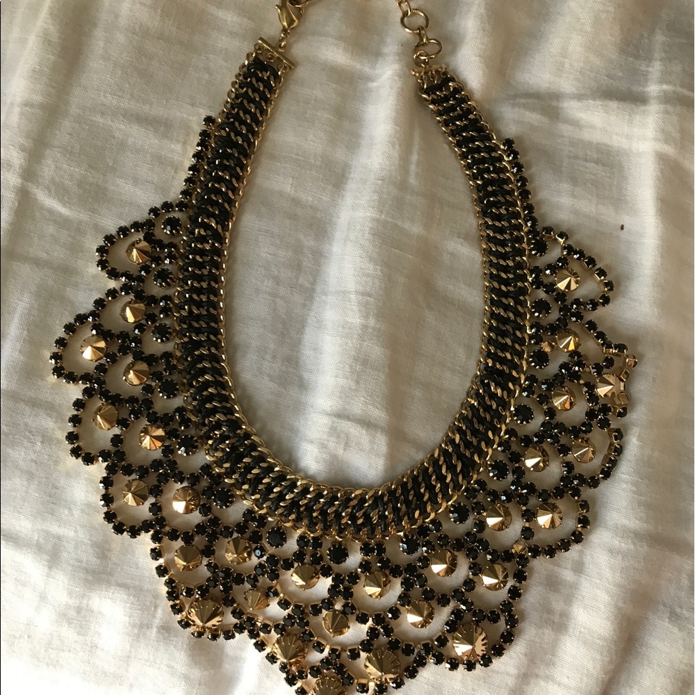 Necklace gold and black