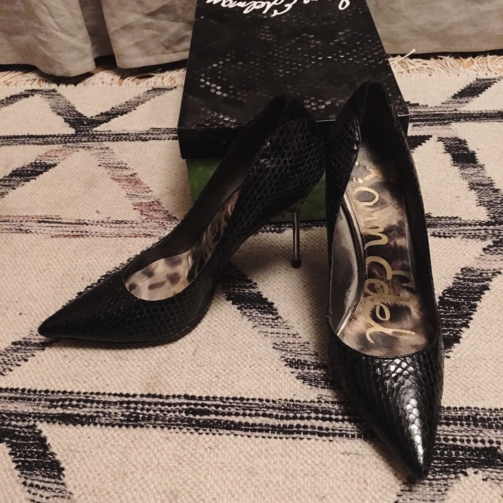 Sam Edelman Danielle Black Snakeskin Pump