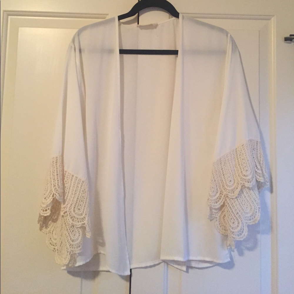 Sheer lace sleeve kimono