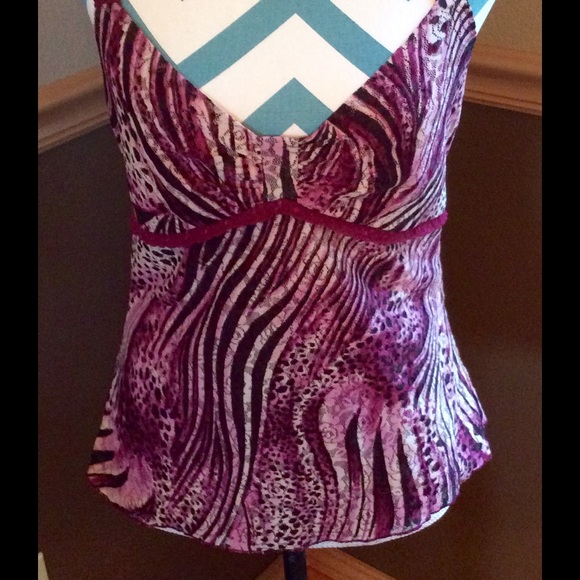 💕New listing💕 Studio Y tank top. - Picture 2 of 5