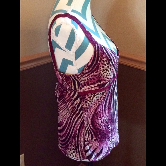 💕New listing💕 Studio Y tank top. - Picture 3 of 5