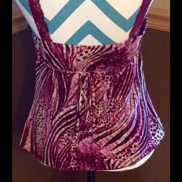 💕New listing💕 Studio Y tank top. - Picture 5 of 5