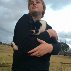 Meet your Posher, Louis