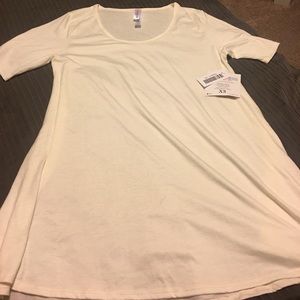 BNWT XS Perfect Tee