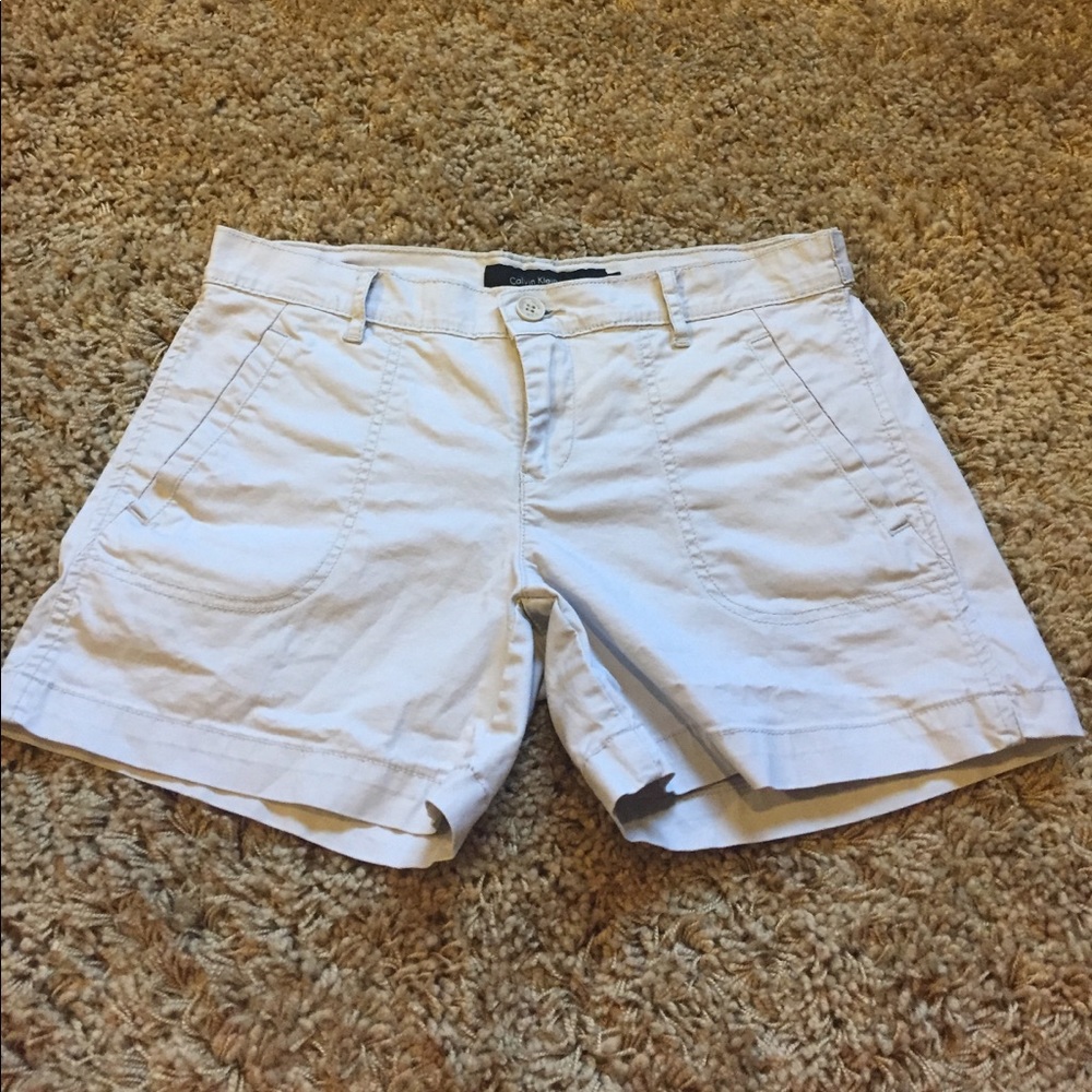 Calvin Klein - Tan Size 2 Shorts