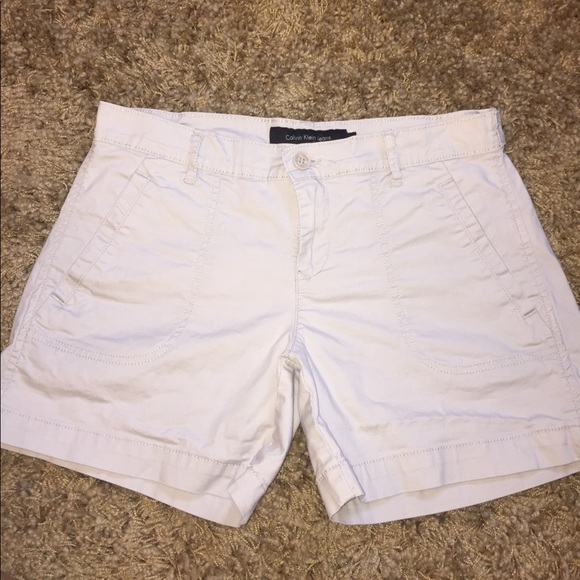 Calvin Klein - Tan Size 2 Shorts - Picture 4 of 4