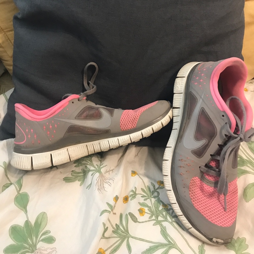 pink and gray 5.0 nikes